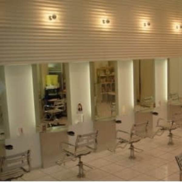 ヘアー＆メイク ルナルナ 明和店