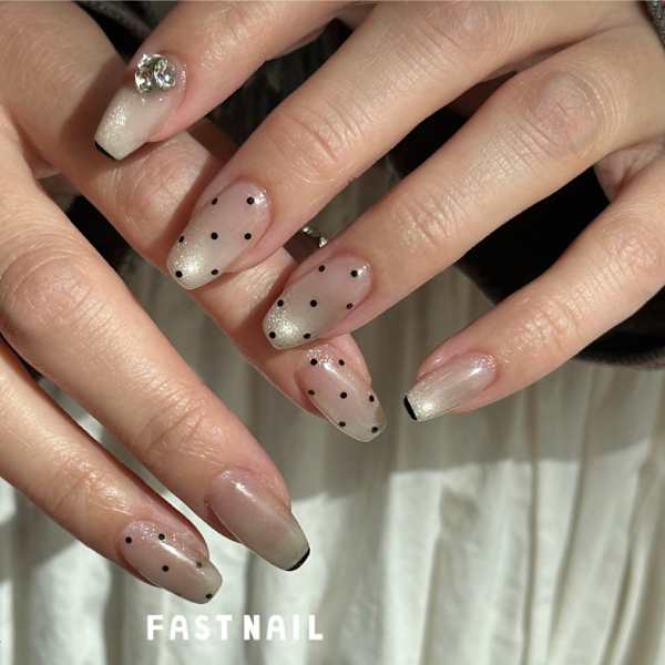 大人っぽ🖤うるちゅるワンホンネイル【オフ無料/パラジェル】