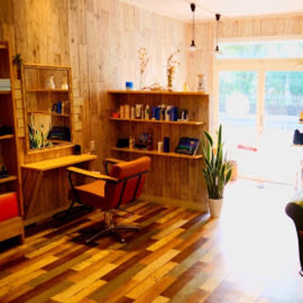 Bond Hair Design 【ボンドヘアーデザイン】