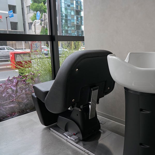 Lsurii 横浜店【ルスリー ヨコハマテン】