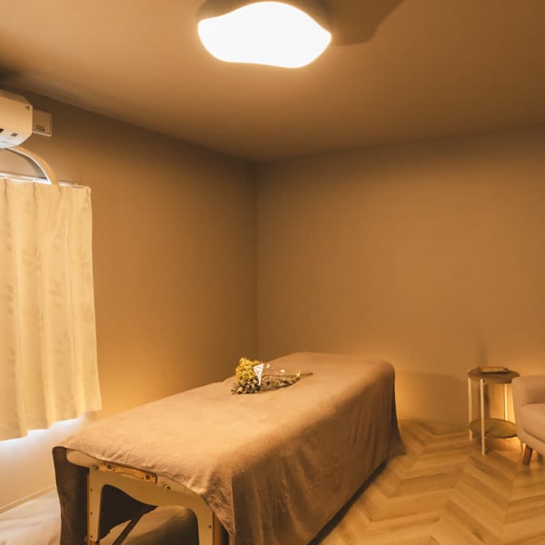 アロマオイルリンパマッサージ蒼流ヘッドスパ/肩こり/むくみ/足ツボ