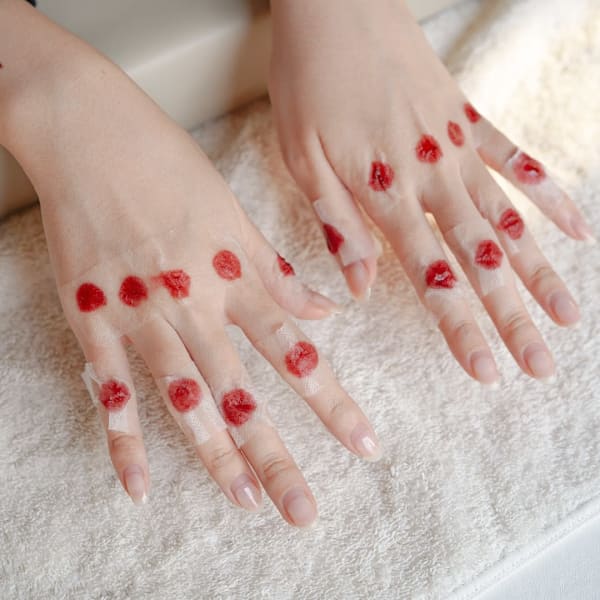 ハンドスパ、血みどろピーリング