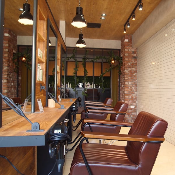 LOGOS 天王台南口店