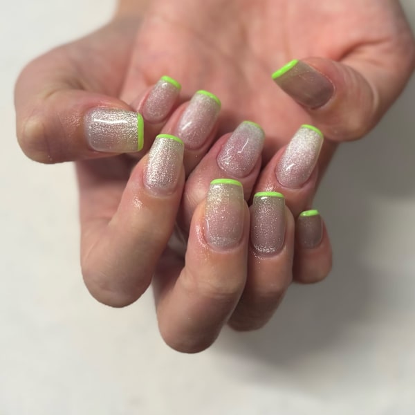 マグネット細フレンチネイル|FELICITA