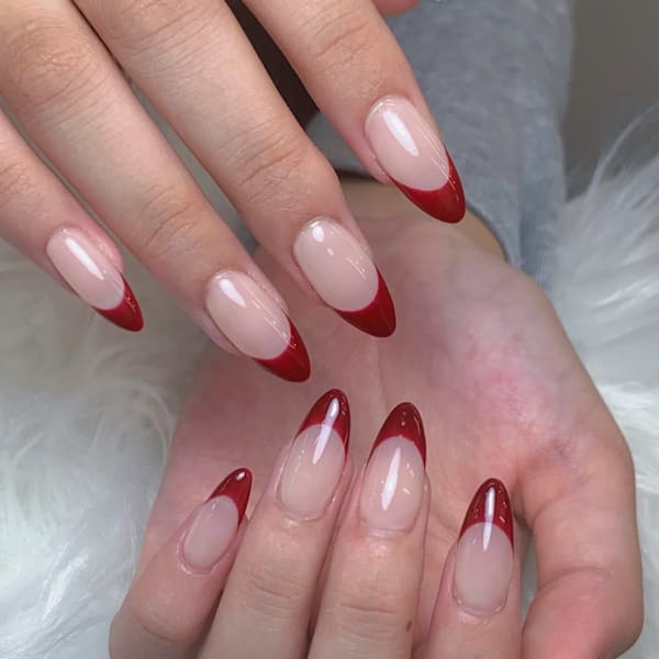 赤フレンチで叶える大人可愛いデザイン