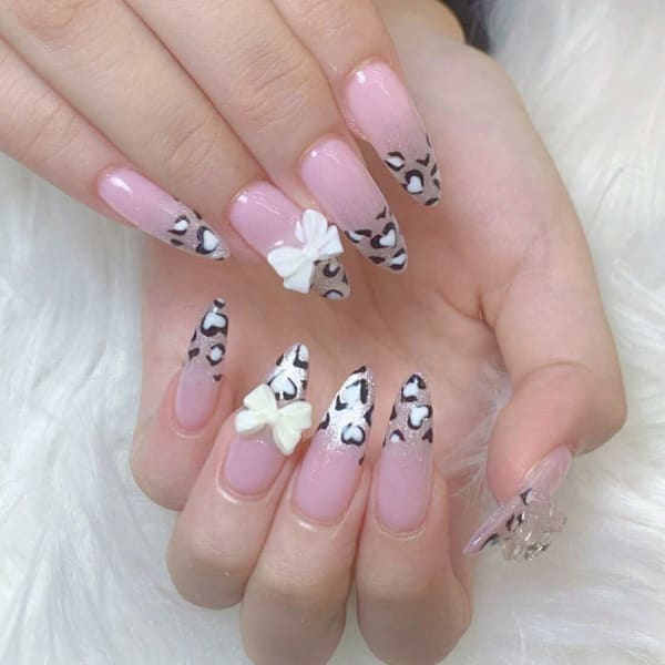 ふんわりピンク×リボンで女性らしく