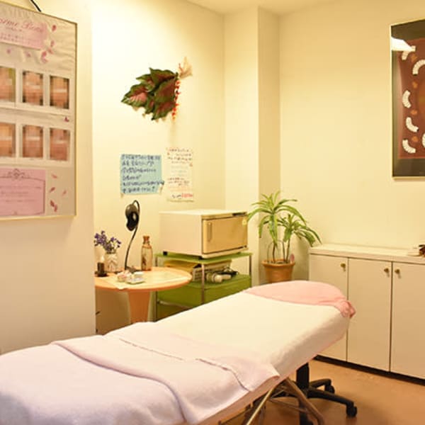 モアエージレスエステ