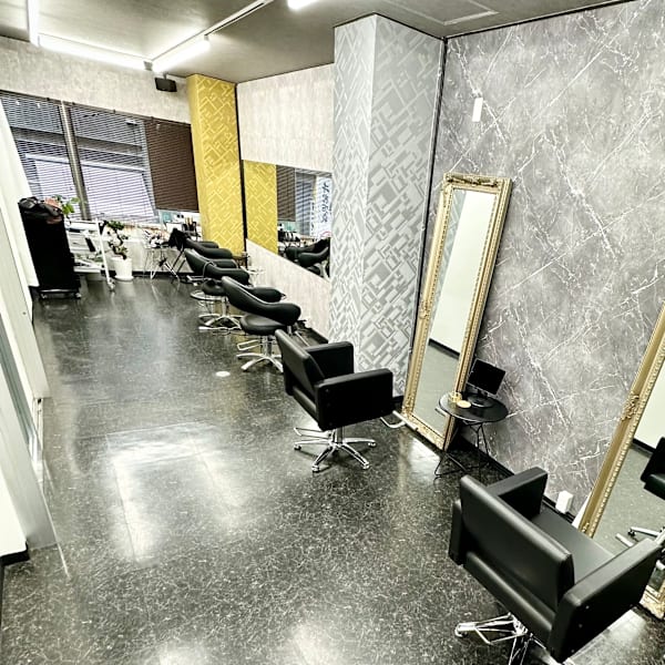 Palette 難波 ボブレイヤーカット/ウルフカット/ケアブリーチ/ダブルカラー