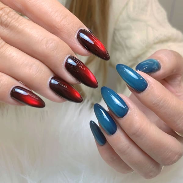 深みレッド×ブルーのマグネットネイル