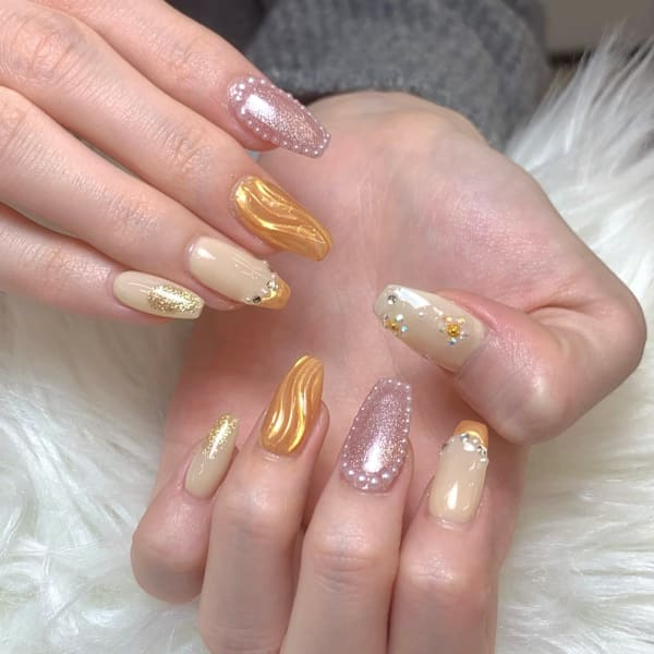 ゴールドミラーで魅せる最旬トレンド|Hiyu Beauty