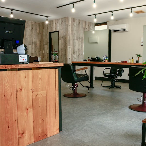 ACORNS Hair Salon 前橋日吉【エイコーンズ ヘアーサロン】