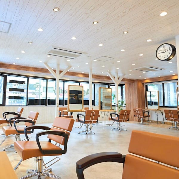 Agu hair odier 甲府店【アグ ヘアー オーディエ】