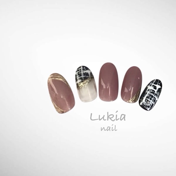 冬おすすめ☆チェックネイル