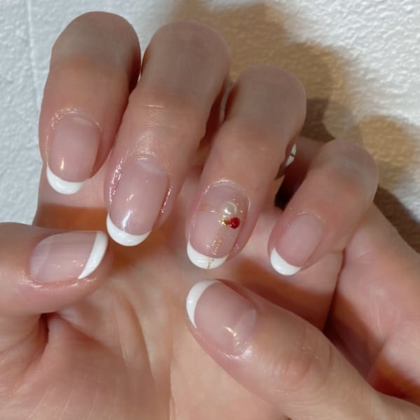 のみ 【ご新規様限定】 王道のフレンチネイル+他店オフ代無料