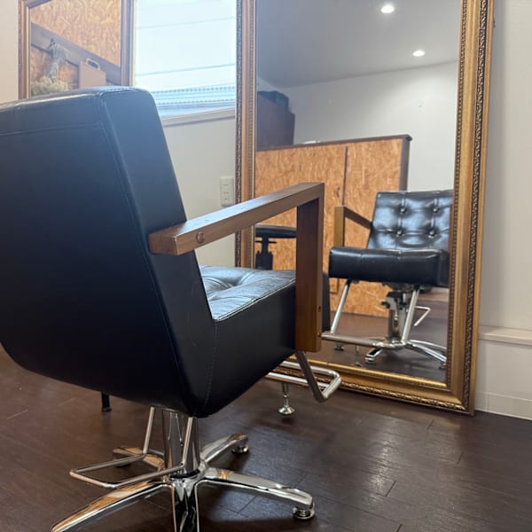 salon’’s ECRU．．．