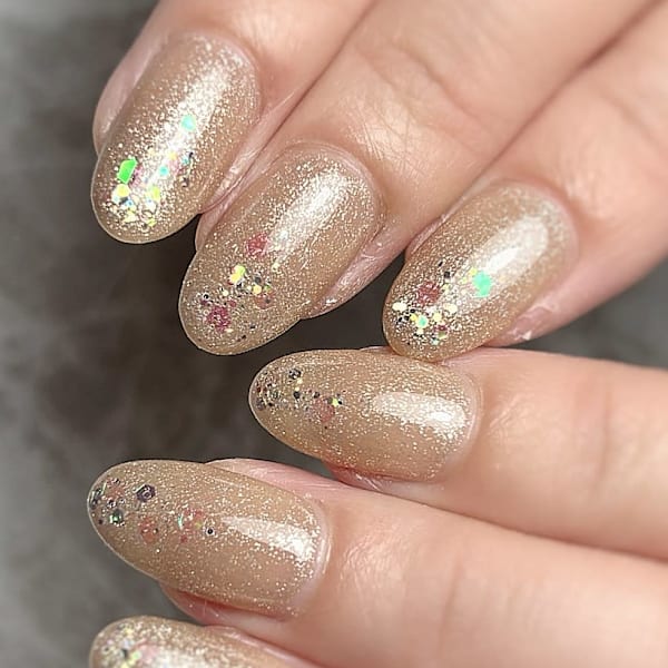 シャンパンゴールド