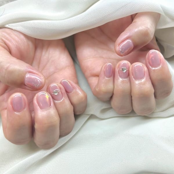 ピンクベージュ×シンプルラメネイル|Richer表参道 ネイル