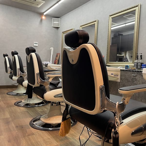 VERDE BARBER'S CLUB SHINBASHI【ヴェルデバーバーズクラブシンバシ】