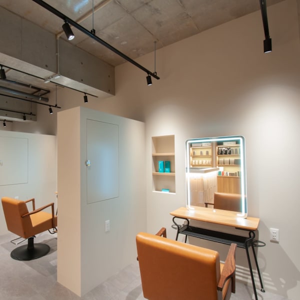 半個室型美容室 Sourire 室見店