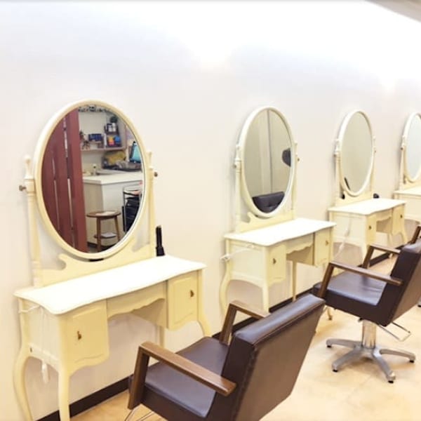 salon de B.J.サンティール
