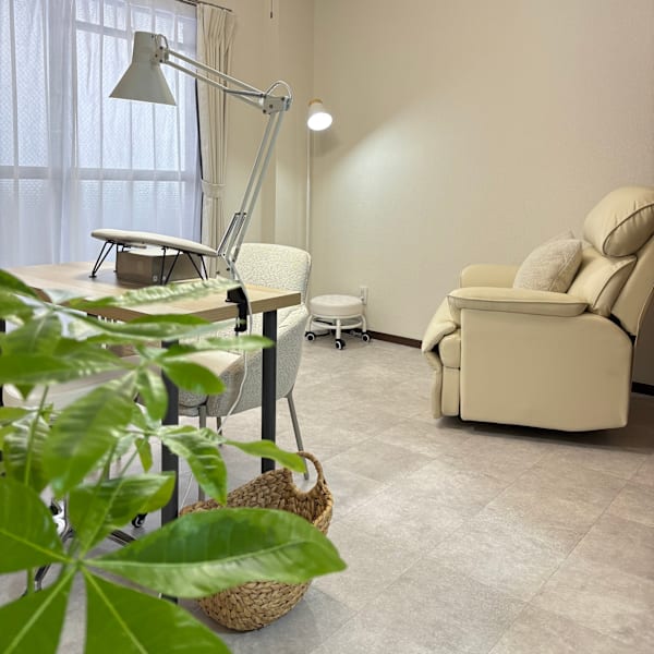 NAIL ATELIER IRONA