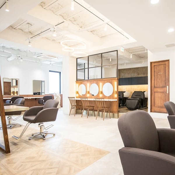 EIGHT nagoya 名駅店 【エイト】