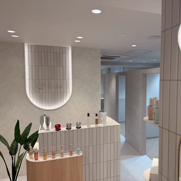 ReFa認定プレミアムサロン 全席個室美容室 Zina 川崎西口 髪質改善&ヘッドスパ【ジーナ】