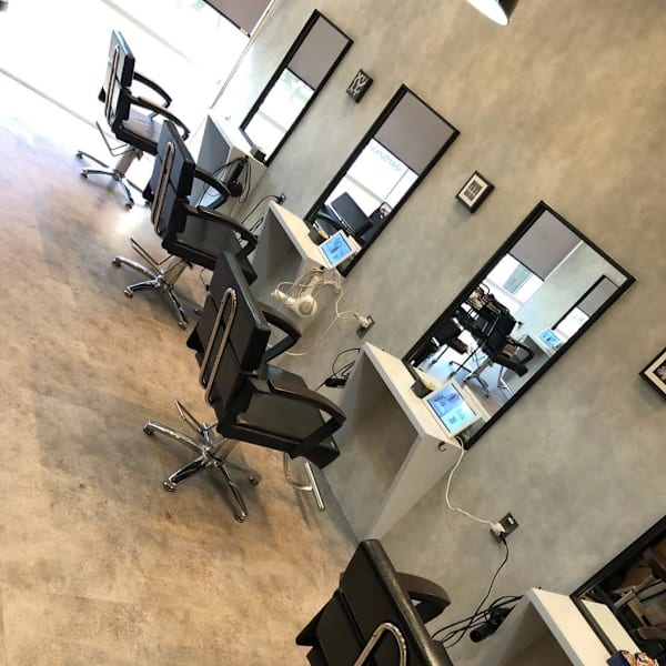 Agu hair luminous 千里丘イズミヤ前店