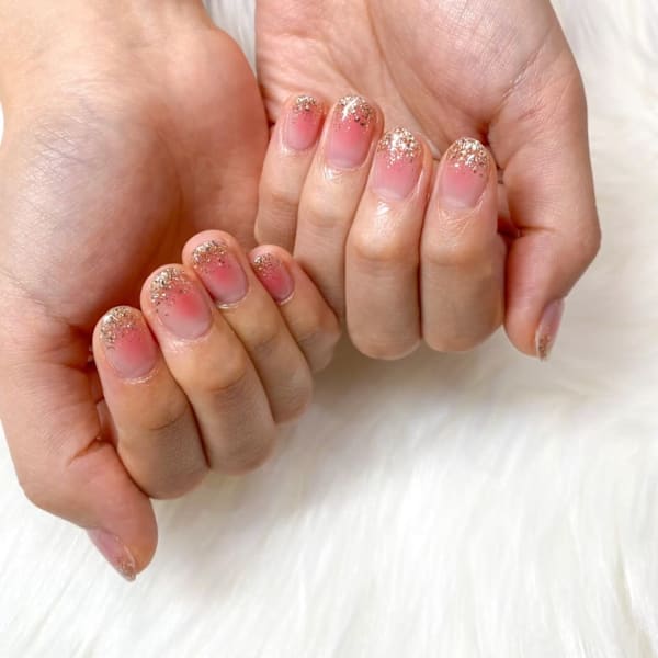 ラメホログラムグラデーション|ネイルサロン Zina nail 大阪茨木【パラジェル/フィルイン導入】