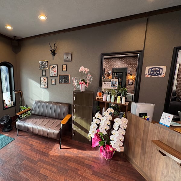 HAIR GARAGE S
