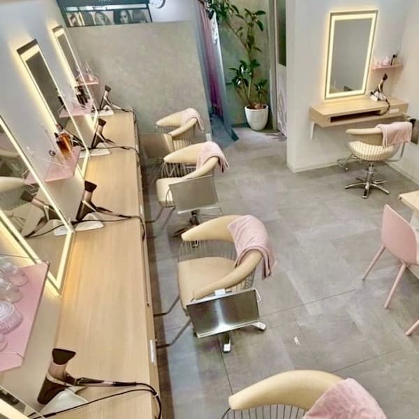 髪質改善＆スパ Hair Salon pivot 与野西口店【ピボット】