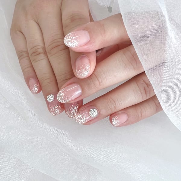 【キラキラ】ラメグラデーションネイル♪|Nail Salon DANAE GINZA