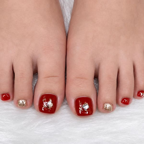 〇FOOTレッド×ゴールド|★ファッシーナ★池袋西口ネイルサロン