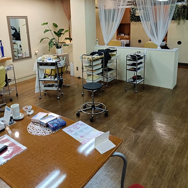 Ecrue HAIRDESIGN