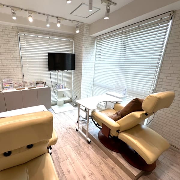 Nail Salon Blanl'or 三軒茶屋店【ネイルサロン ブランロール】