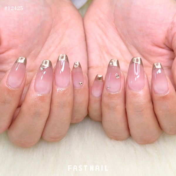 ストーン×ミラーフレンチネイル【¥7,810/オフ無料】