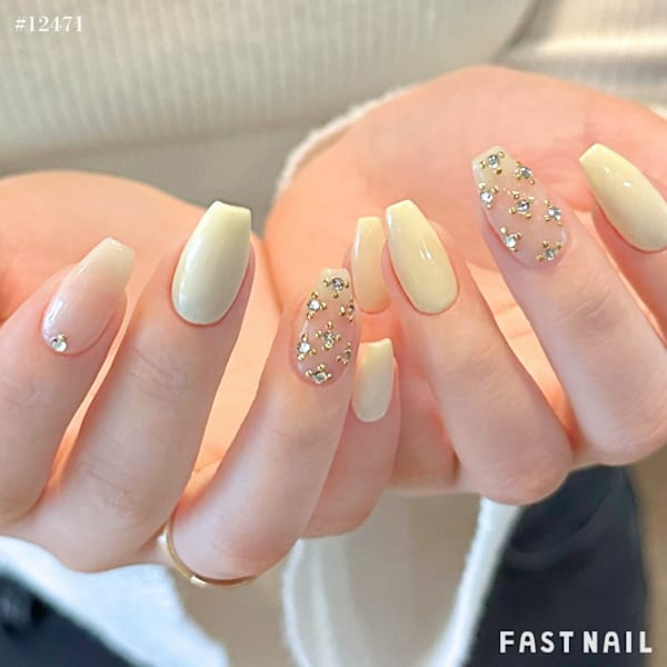 バターイエロー×ビジューネイル【¥7,810/オフ無料】