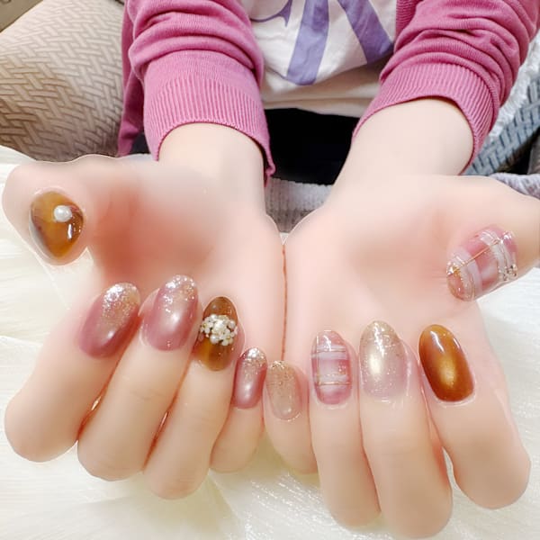 ピンクチェック×秋色べっ甲ネイル