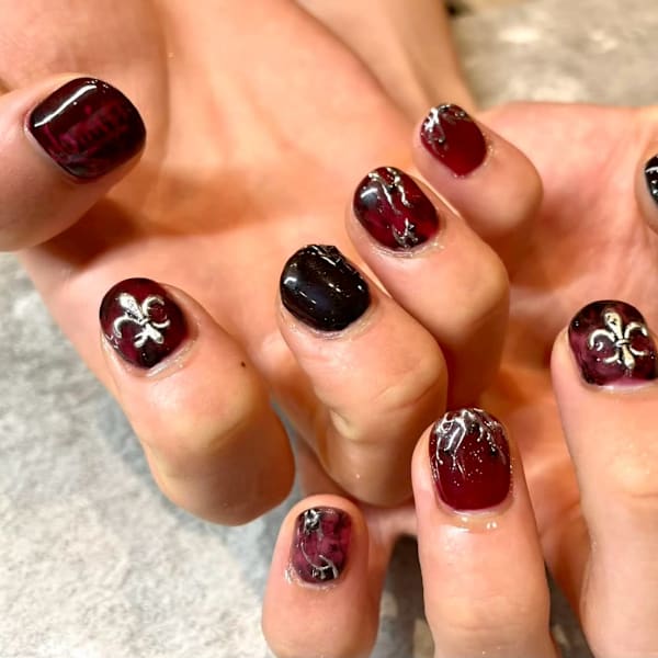 ボルドーとブラックのシルバーアート