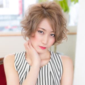 くせ毛風ひし形シルエット大人ボブ | VIALA 自由が丘(ヴィアラジユウ