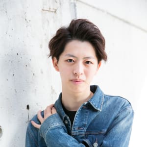 アバンギャルド刈り上げスタイル Logic ロジック のヘアスタイル 美容院 美容室を予約するなら楽天ビューティ