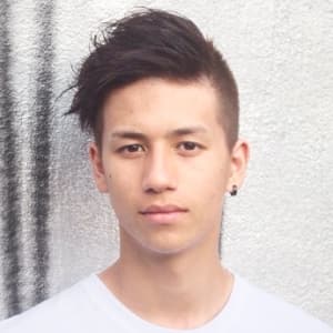 アバンギャルド刈り上げスタイル Logic ロジック のヘアスタイル 美容院 美容室を予約するなら楽天ビューティ