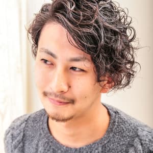 メンズのオススメ順 パーマ ミディアムの髪型 ヘアスタイル 楽天ビューティ