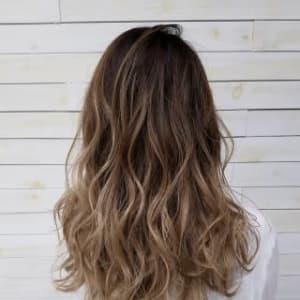 オススメ順 フェミニン グラデーションカラー ロングの髪型 ヘアスタイル 楽天ビューティ
