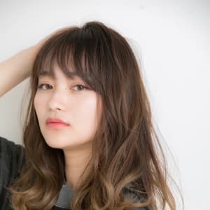 Baila桐谷美玲風 こなれ大人ヘア Euphoria 銀座 ユーフォリア ギンザ ユーフォリア ギンザ のヘアスタイル 美容院 美容室を予約するなら楽天ビューティ