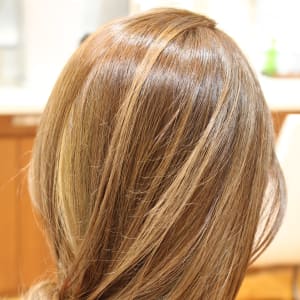 品のある明るい髪色にされたい方に 50代からの髪と肌を蘇らせる美容室 エステサロンauthen ゴジュウダイカラノカミトハダヲヨミガエラセルビヨウシツアンドエステサロンオーセン のヘアスタイル 美容院 美容室を予約するなら楽天ビューティ