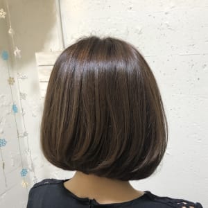 エレガント前下がりボブ | SEVEN(セブン)のヘアスタイル | 美容院