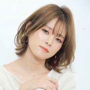 オススメ順 30代 フェミニン レイヤー ミディアムの髪型 ヘアスタイル 楽天ビューティ