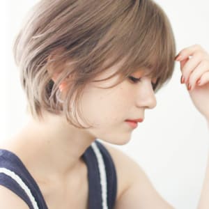 襟足長めのやわらかいショートボブ Circus By Beautrium 青山 サーカスバイビュートリアム アオヤマ のヘアスタイル 美容院 美容室を予約するなら楽天ビューティ