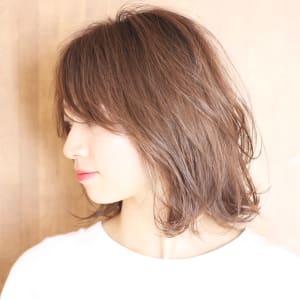 ギリギリ結べるレイヤーボブ 大人可愛い斜めバング Beautrium Ginza ビュートリアム のヘアスタイル 美容院 美容室を予約するなら楽天ビューティ